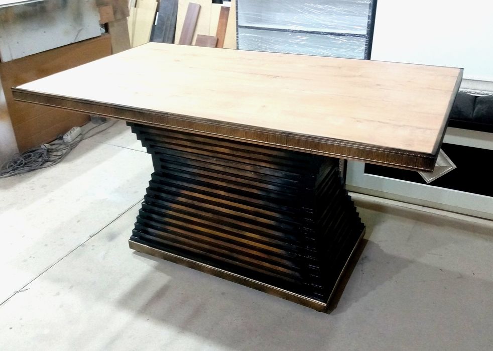 Продам новый хороший стол!