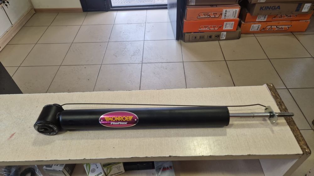 Продам амортизатор VW