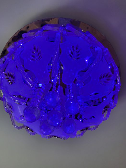 Люстра красивая разные огни