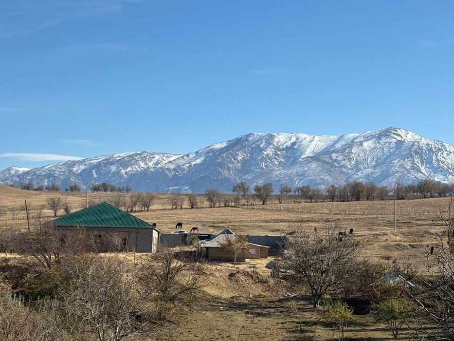Жер сатылады үйімен, мал қорасымен