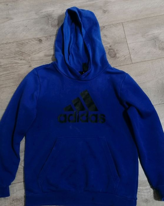 Vând hanorace si bluza de dama în stare impecabila!