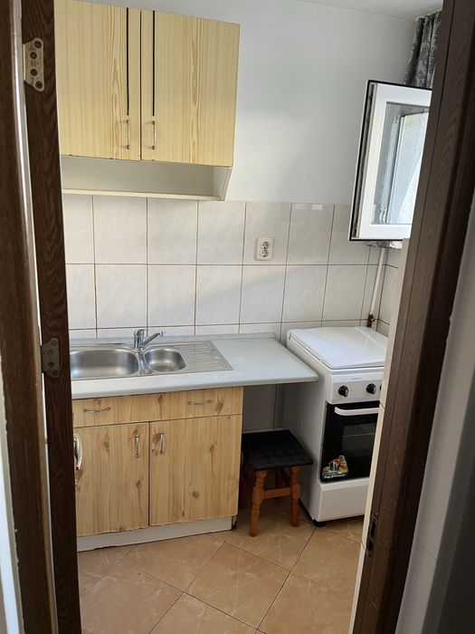 Garsoniera de închiriat