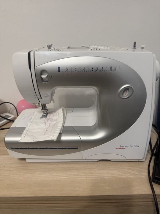 Машинка швейная. Bernette E66.