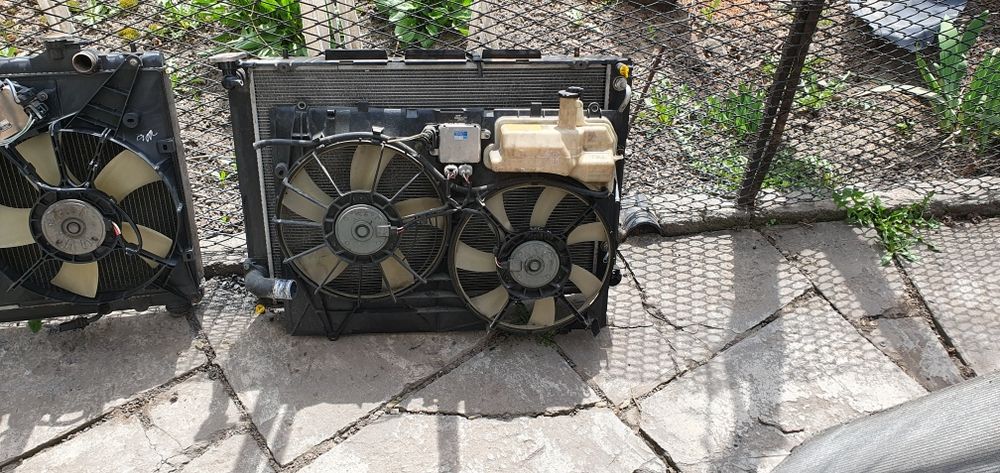 Радиаторы кондиционера на лексус.