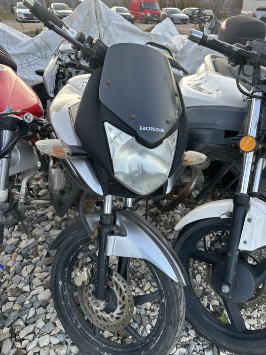 Продавам на части хонда цбф cbf 125k 2015г