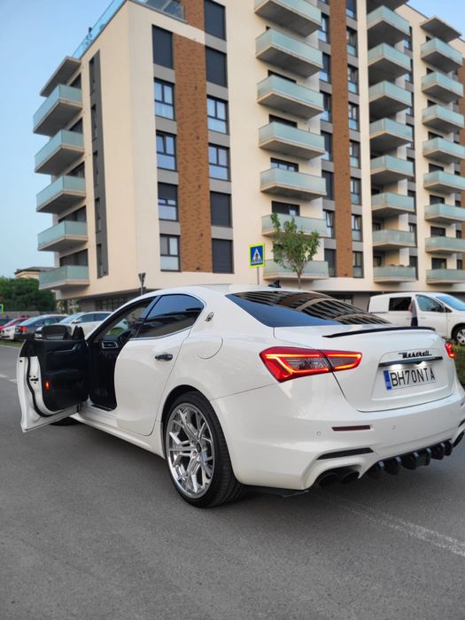 Vând Maserati Ghibli sq4  benzină UNICAT