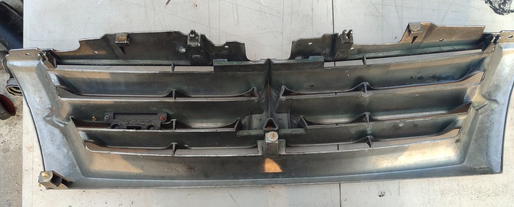 Митсубиси Паджеро 3. Решетка радиатора. Из Японии. Оригинал.