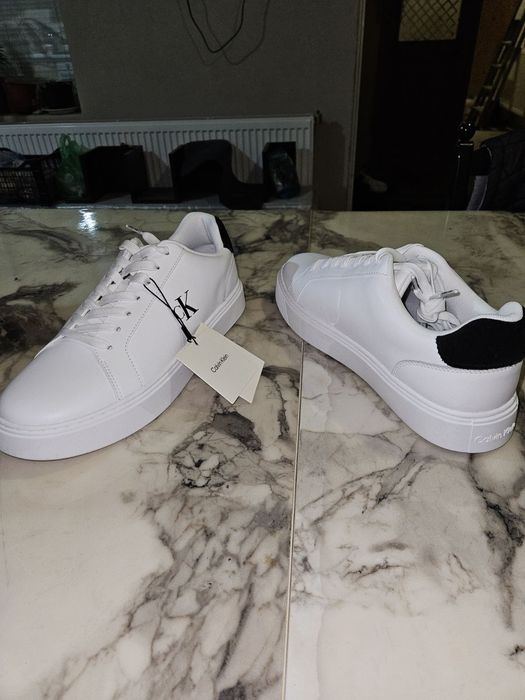 Продавам обувки!