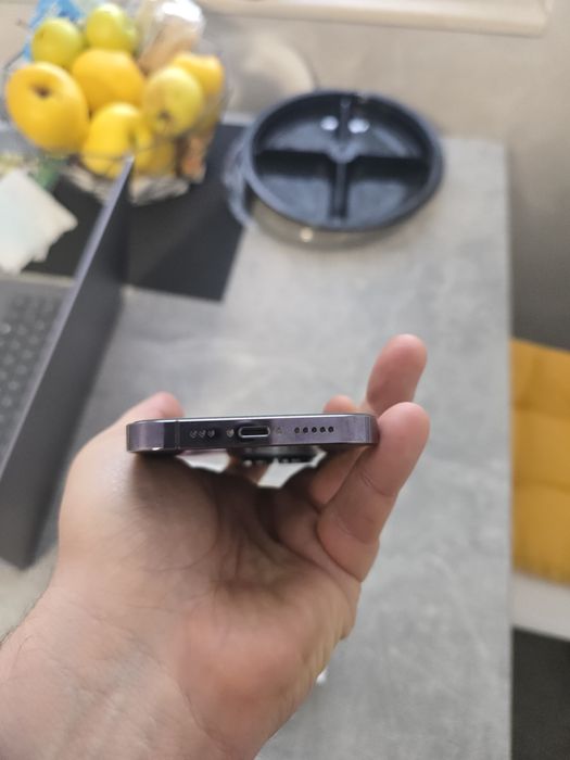 Iphone 14 pro перфектен пълен комплект