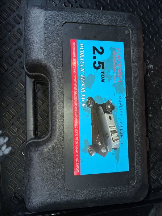 Домкрат подкатной 2.5 тонн.