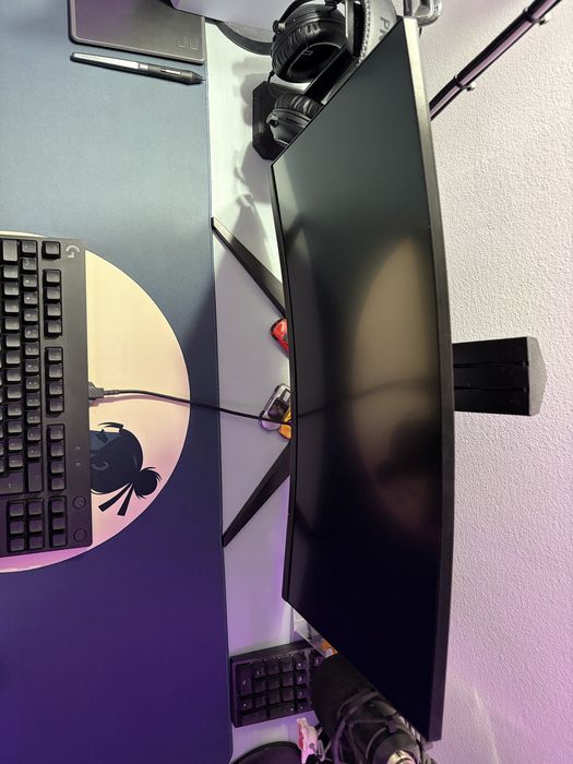 Monitorul Gaming AOC 144hz