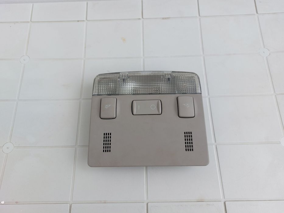 Plafoniera Lampa Plafon Fata Audi A2 8Z0947111