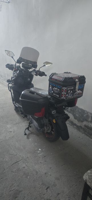 Продаётся скутер TANK. Почти новый!