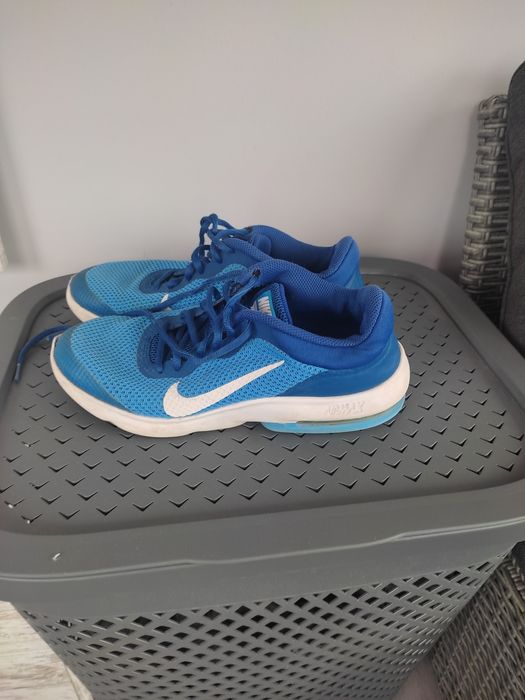 Продавам Маратонки NIKE