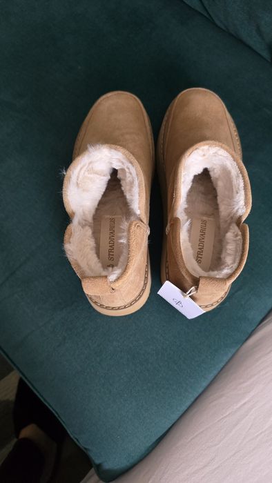 Зимни боти Stradivarius