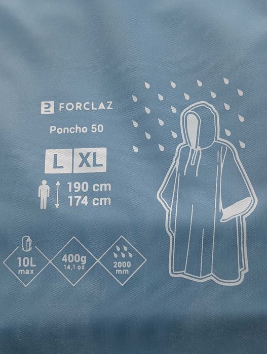 Дъждобран за преходи FORCLAZ Poncho 50, тъмно син, 10 литра, L - XL