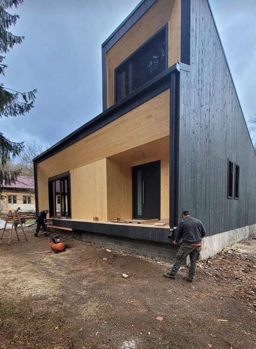 Vând case modulare pe structură metalică