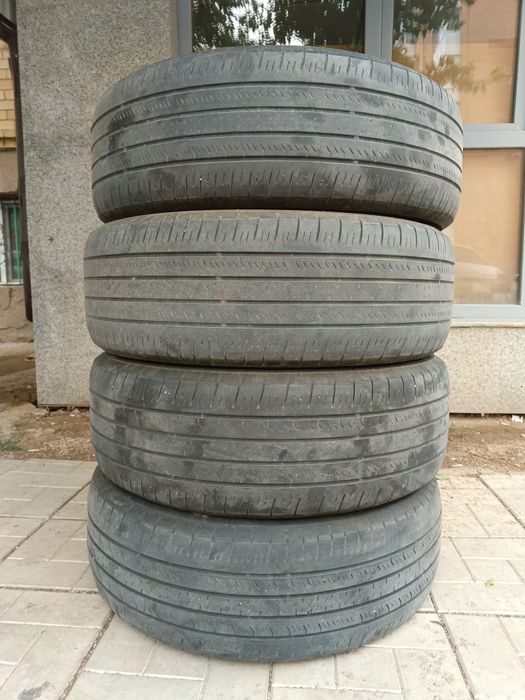 Продам шины б/у R18 235/65