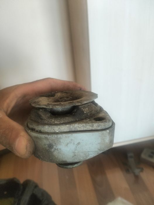 Подушки от коробки АКПП