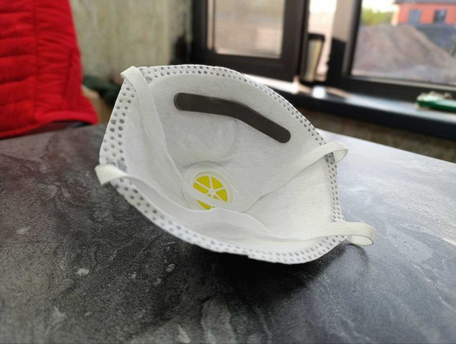 Респиратор с клапаном