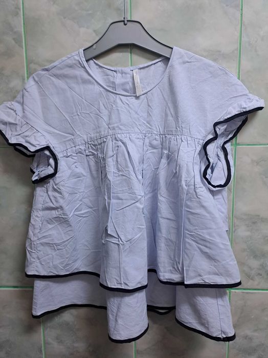 Tricouri, bolerouri, bluze scurte