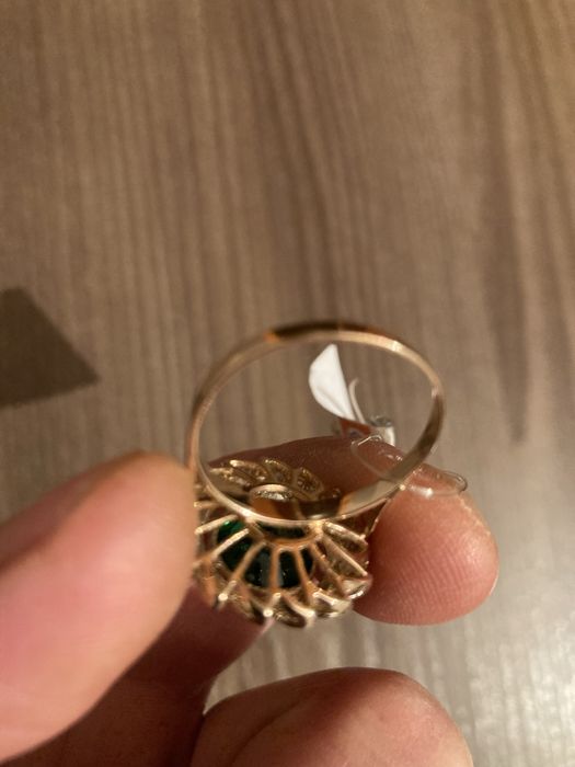 Золотое кольцо продам