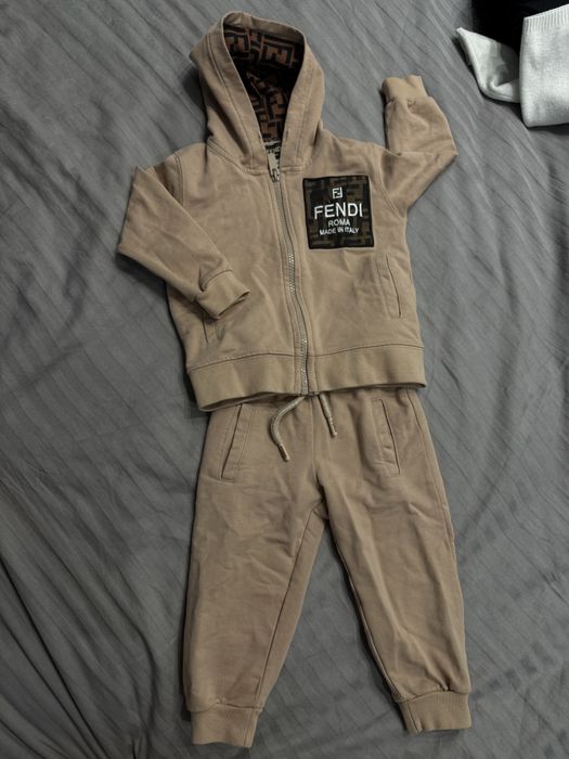 Бебешки комплект Fendi,без забележки