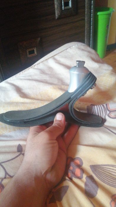 Стъпало за бедрена протеза