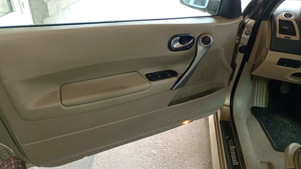 Megane 2 Cabrio 1.9 TDI 131cp Avariat