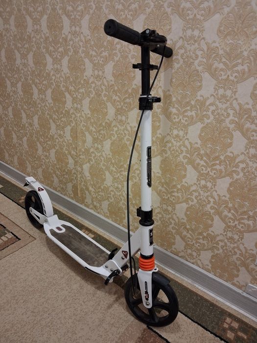 Продам б/у самокат