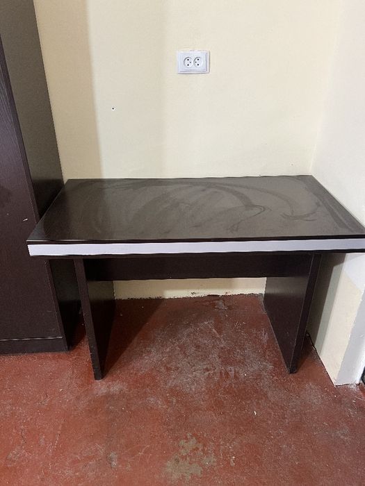 Ofis mebelllari sotiladi