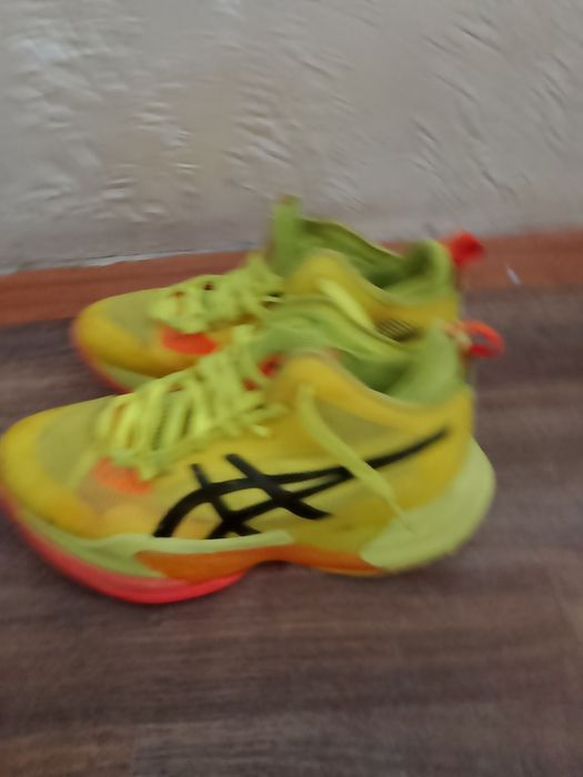 Кроссовки асиксы