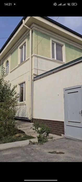 Uy sotiladi 2 qavatli kottej