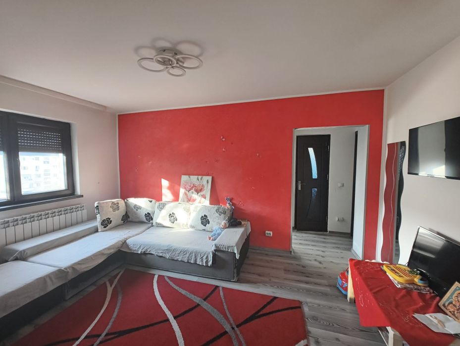 Apartament 3 camere Sud etaj 4/4