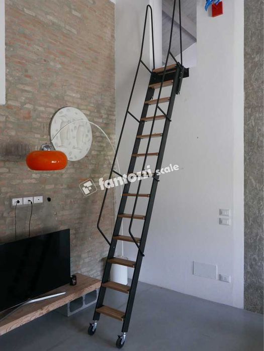 Scara pentru mezanin