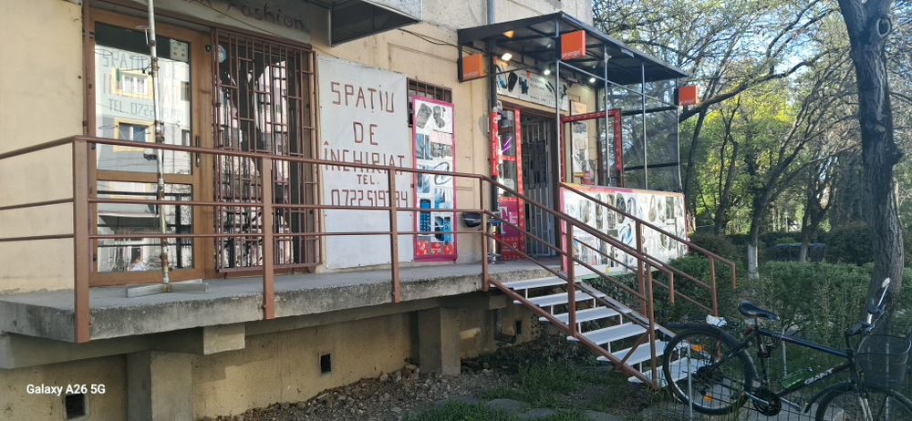 Închiriez spațiu comercial SAD
