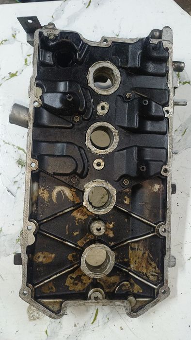 Клапанная крышка 16к