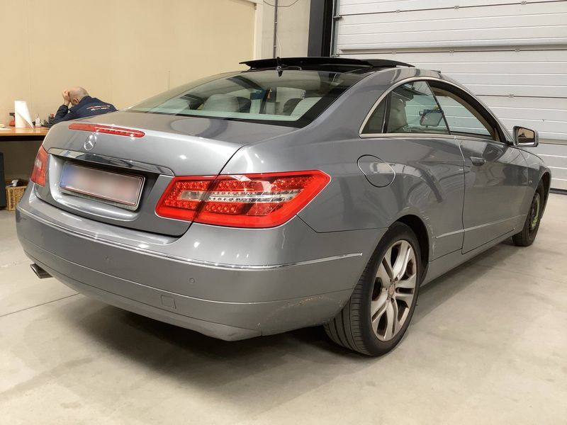 Mercedes-Benz E-Klasse E 220 CDI BlueEfficiency Elegance 2011