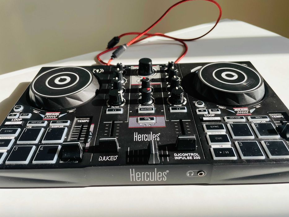 Hercules DJ DJControl Inpulse 200 DJ пулт
