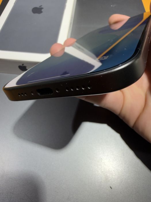 Продаю айфон 17