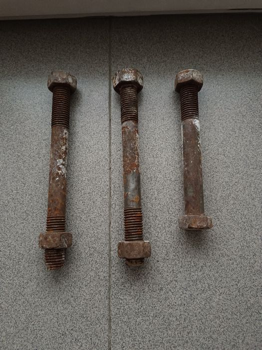 Винты большие с гайками М 20