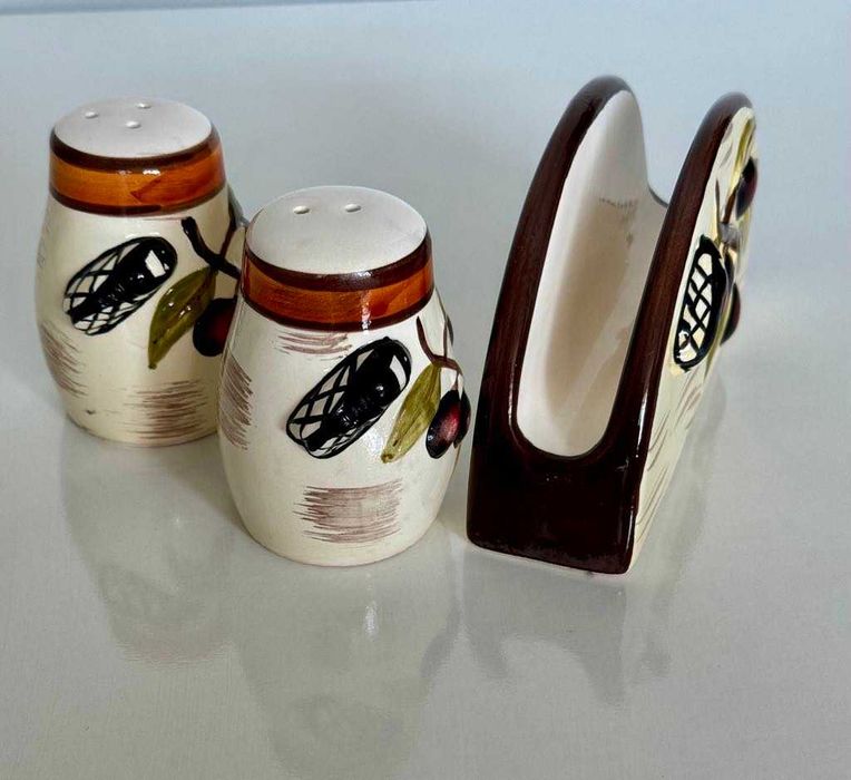 Сет за сол, пипер и салфетник