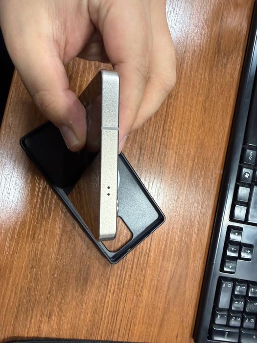 Samsung Galaxy S25 Ultra, Titanium Black, 12/256 GB обмена на Iphone