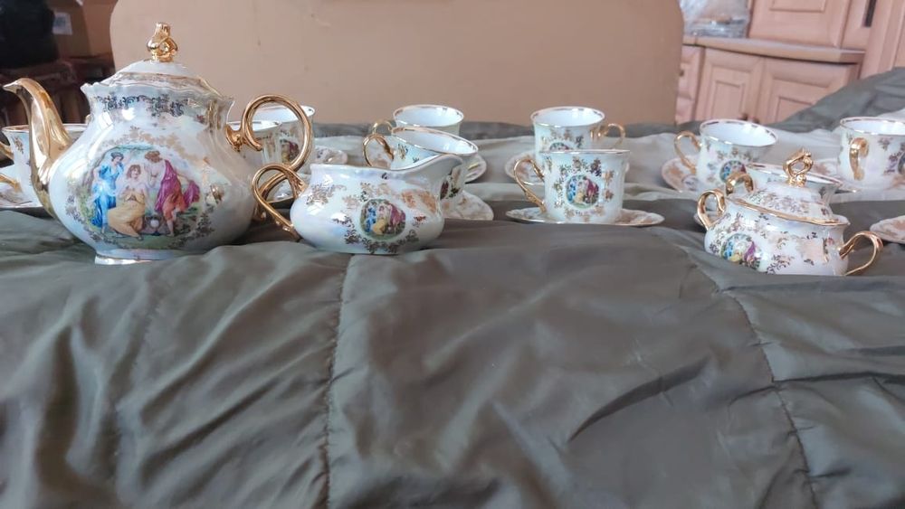 Продается сервиз Мадонна чайный