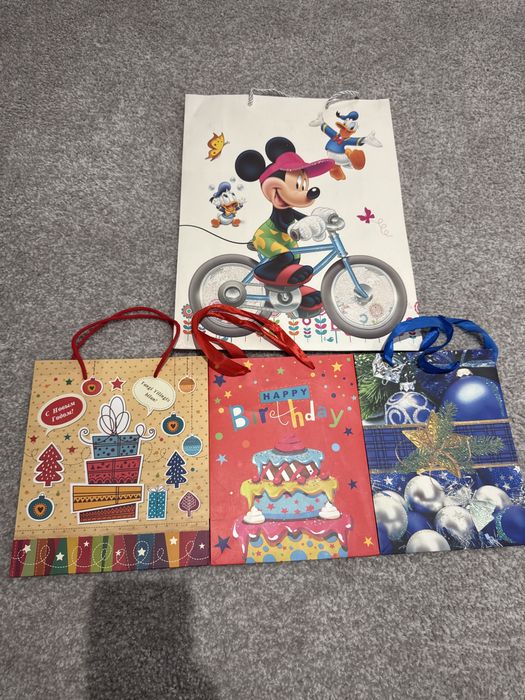 3большие(55*46см)6средние(30*25см)3маленкие(23*17см.)подарочные пакеты