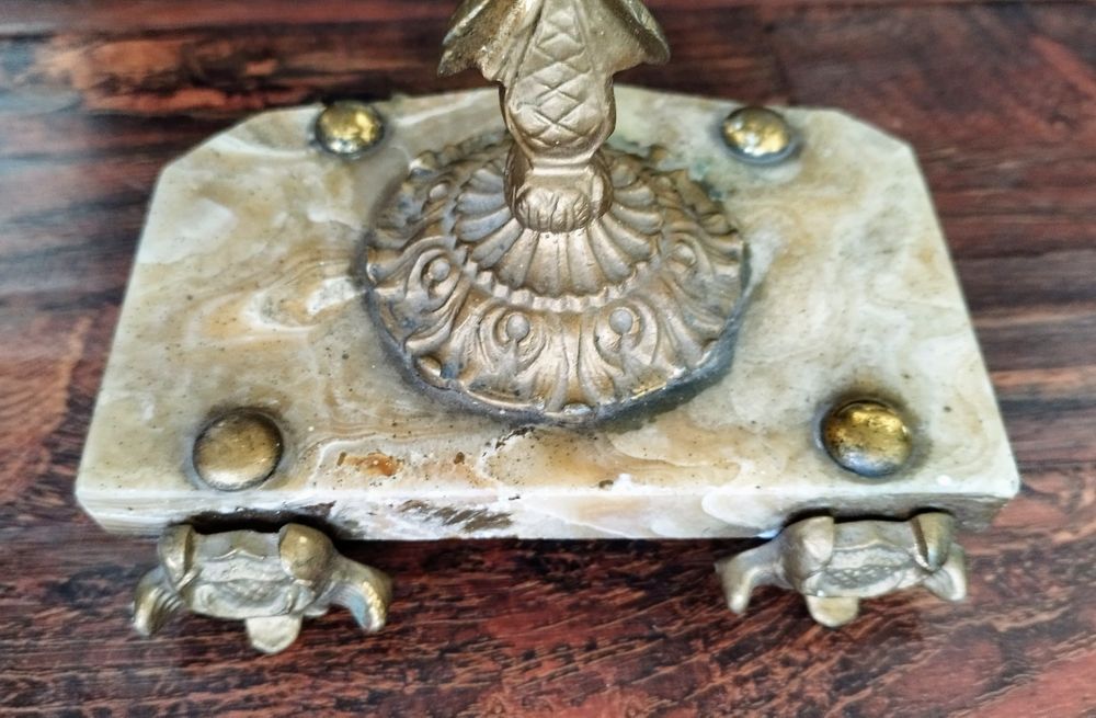 Sfesnic din bronz marmura pentru lumanari