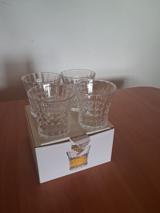 Продам стаканы почти новые
