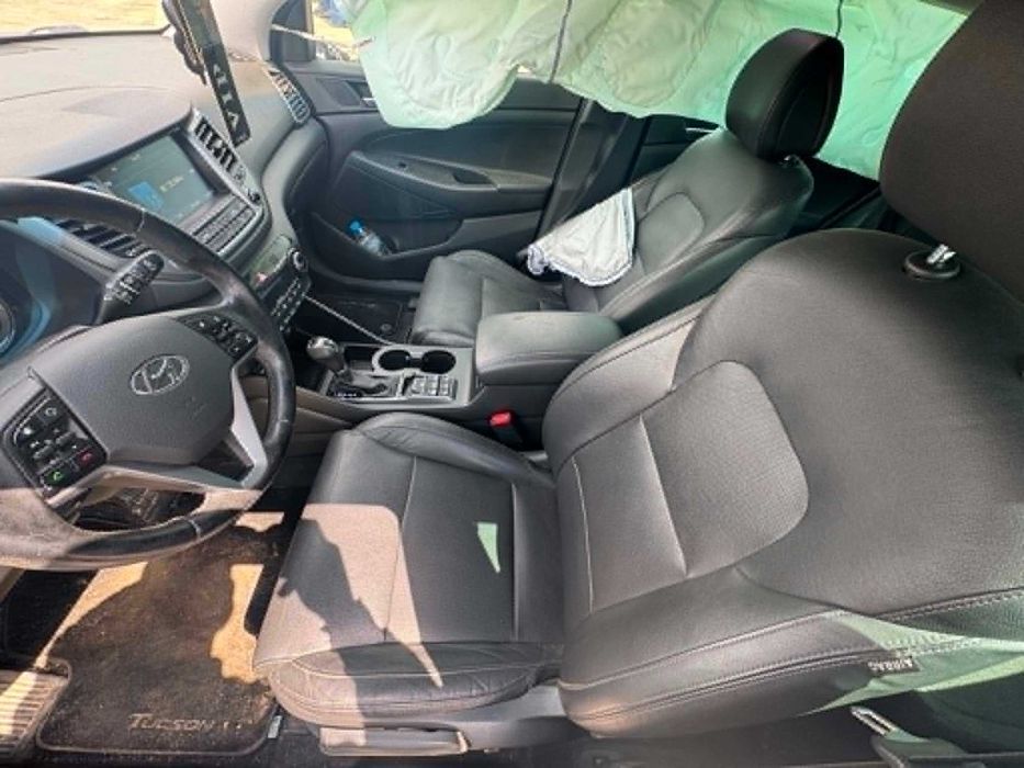 hyundai tucson 2.0 crdi 4x4 на части кожа панорама автомат хюндай туксон  мъртва зона