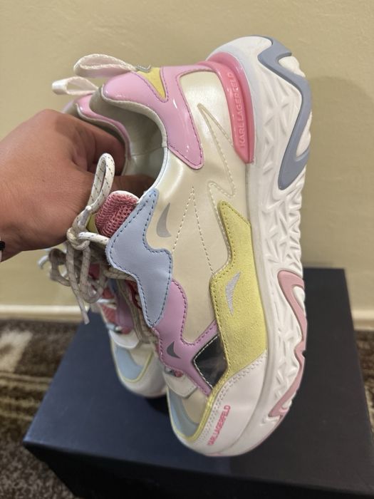 Дамски Сникърси/маратонки Karl Lagerfeld-40номер/Нови