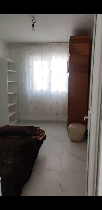 Închiriez apartament